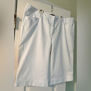 “Lafayette 148” bermudas (white) Button/hook zipper closure. 3 pockets. Sz 14